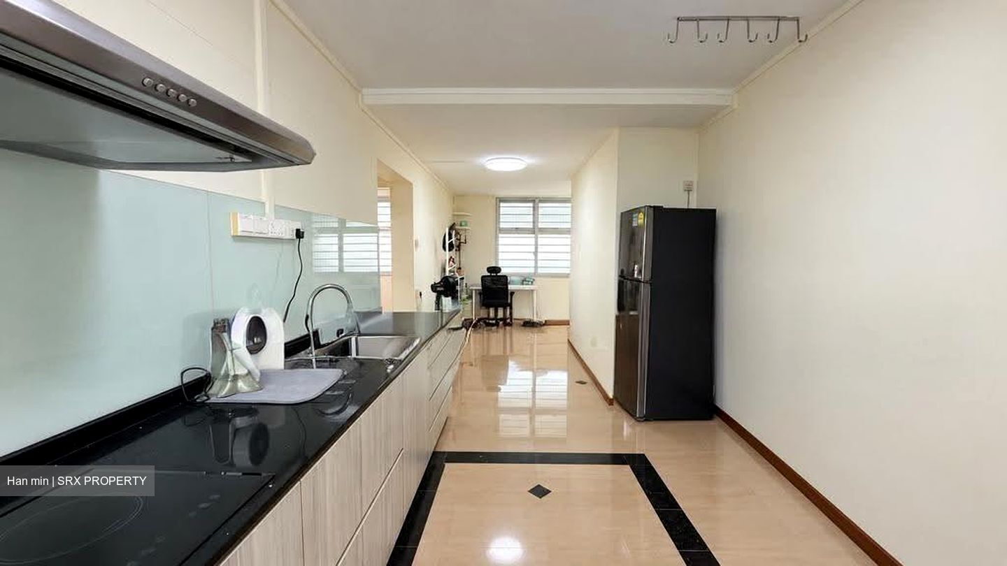 Blk 323 Woodlands Street 32 (Woodlands), HDB Executive #624102201